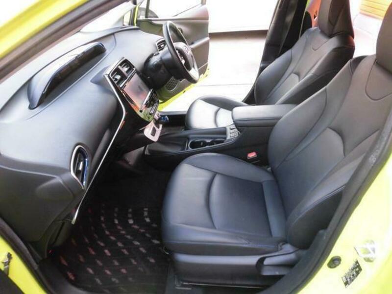 PRIUS-12