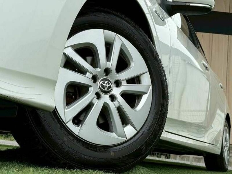 PRIUS-11