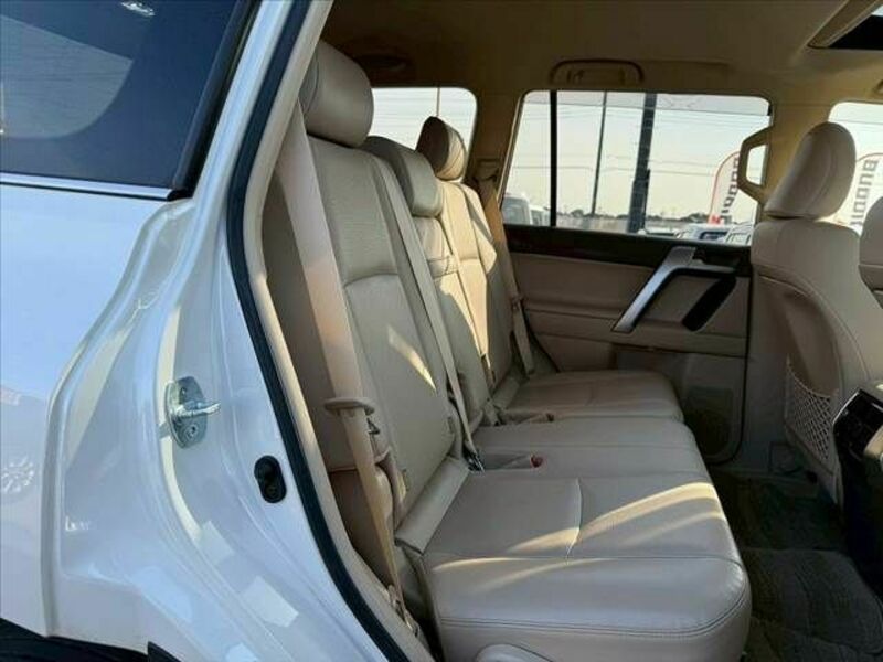 LAND CRUISER PRADO-19