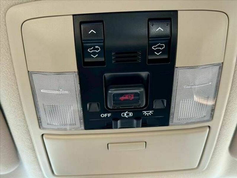 LAND CRUISER PRADO-27