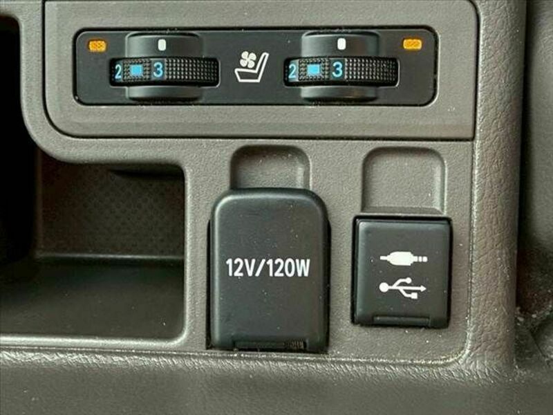 LAND CRUISER PRADO-29