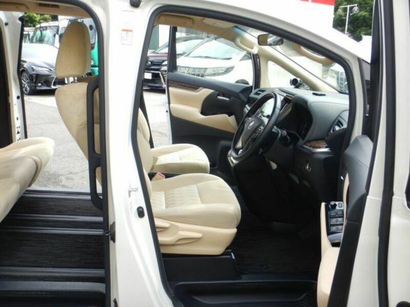 VELLFIRE-5