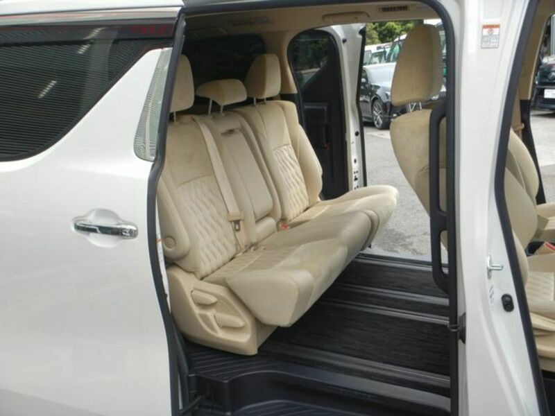 VELLFIRE-6