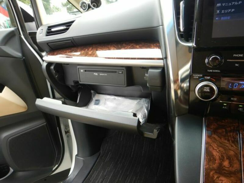 VELLFIRE-12