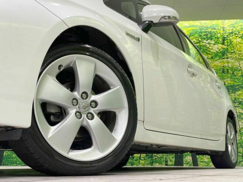 PRIUS-12