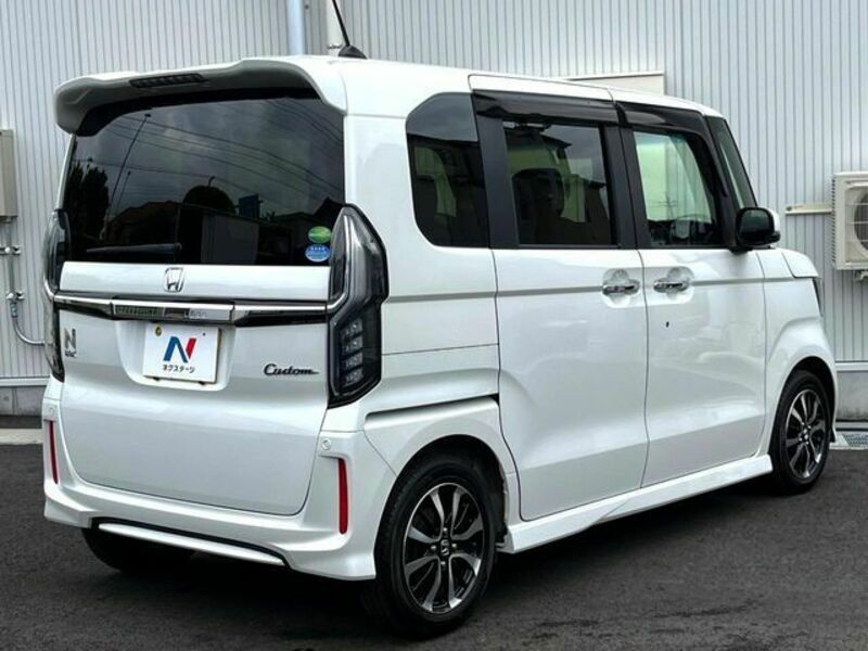 N BOX CUSTOM