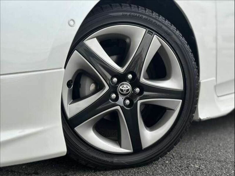 PRIUS-9