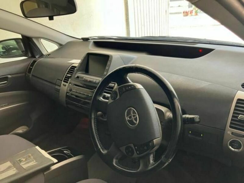PRIUS-11