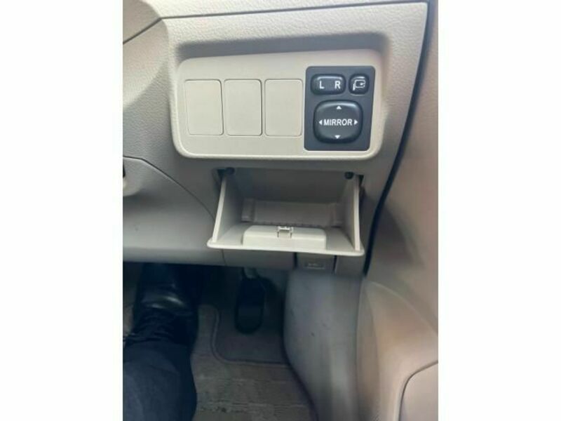 COROLLA AXIO