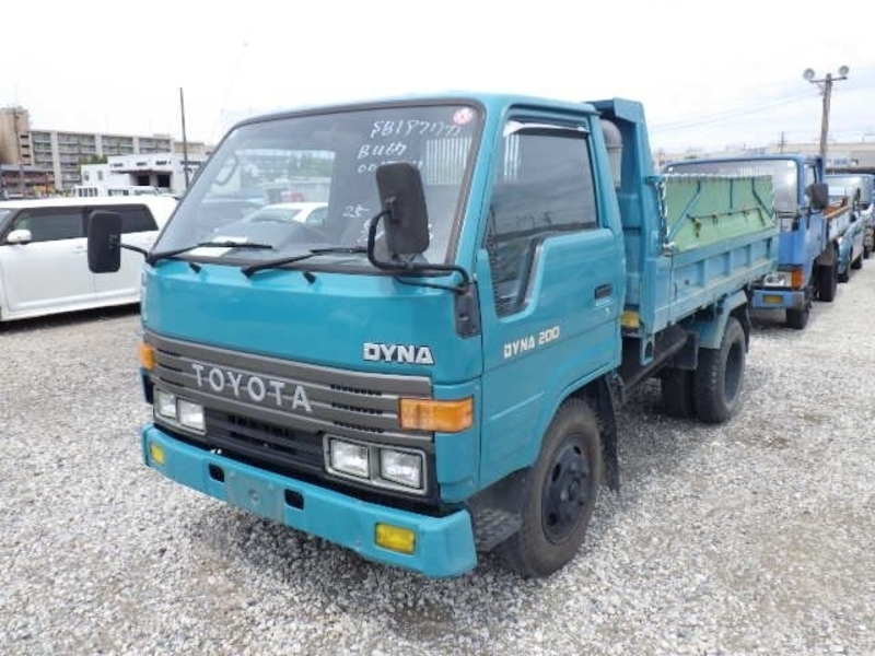 TOYOTA DYNA