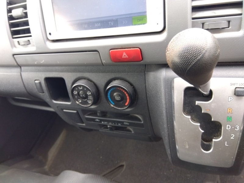 HIACE VAN-37