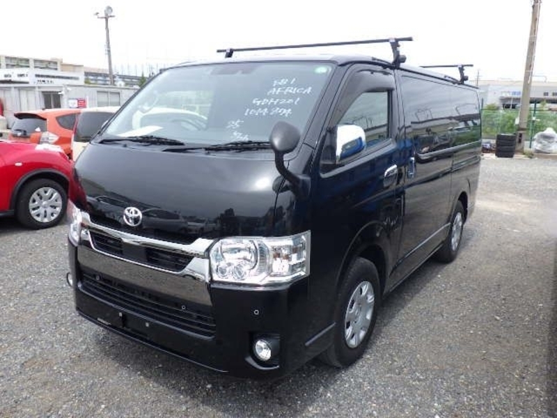 TOYOTA Regiusace Van