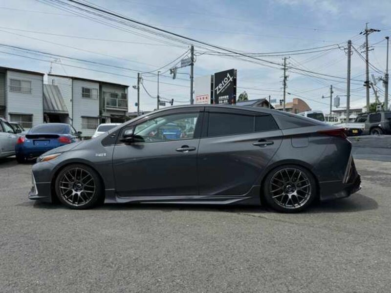 PRIUS PHV
