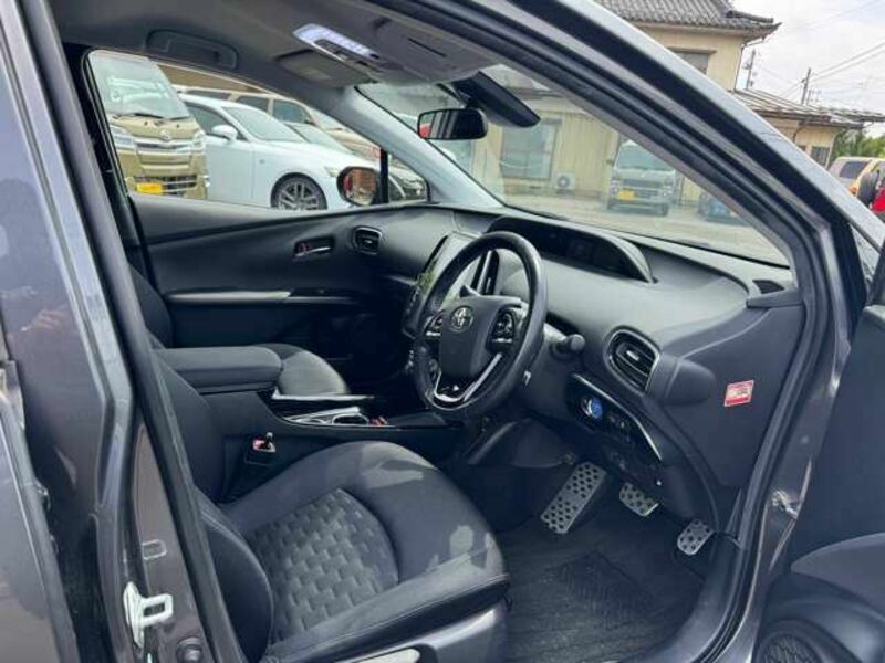 PRIUS PHV
