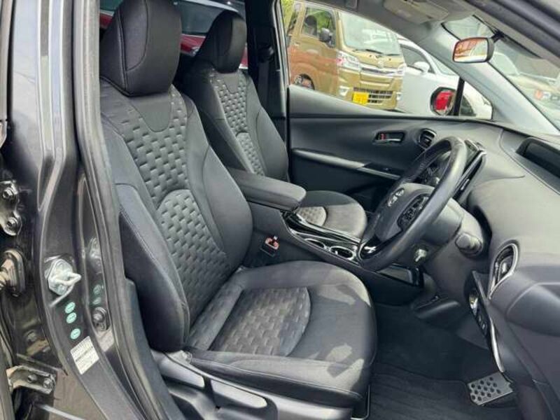 PRIUS PHV