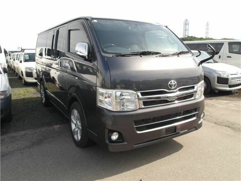 TOYOTA　HIACE