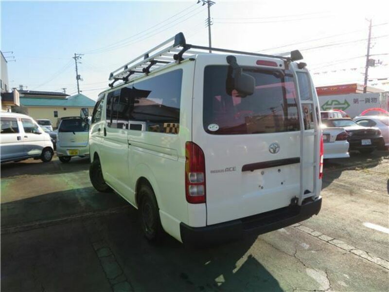 HIACE VAN