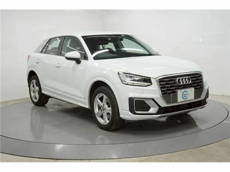 AUDI　Q2