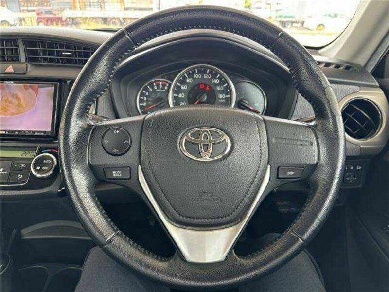 COROLLA AXIO