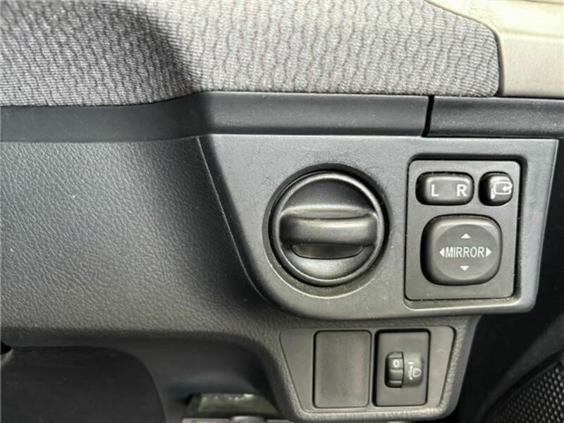 COROLLA AXIO
