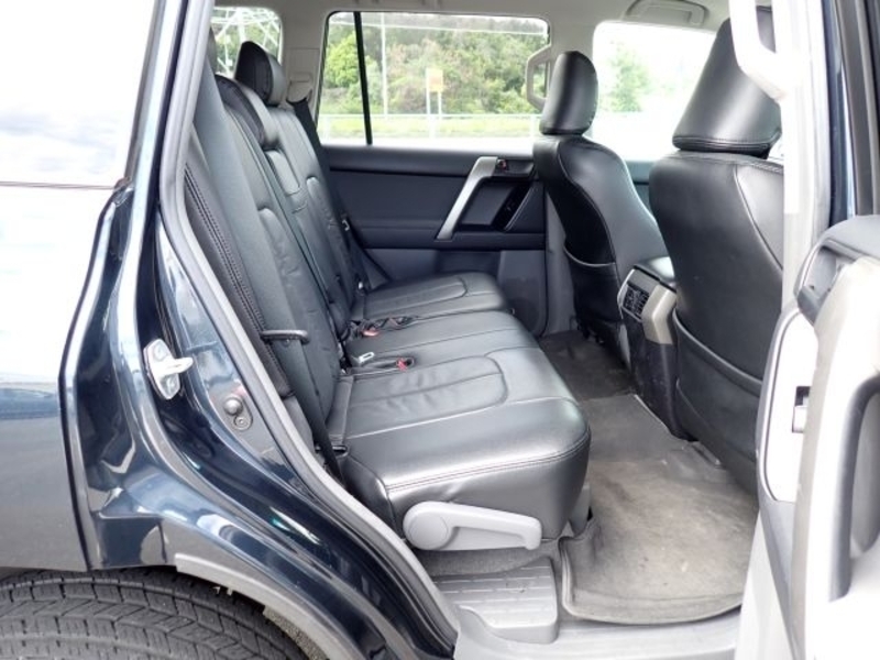 LAND CRUISER PRADO-36