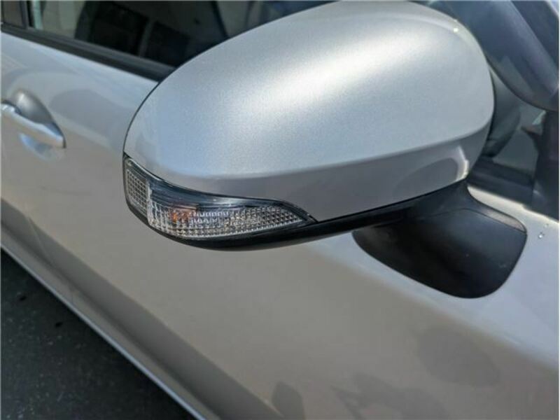 COROLLA AXIO