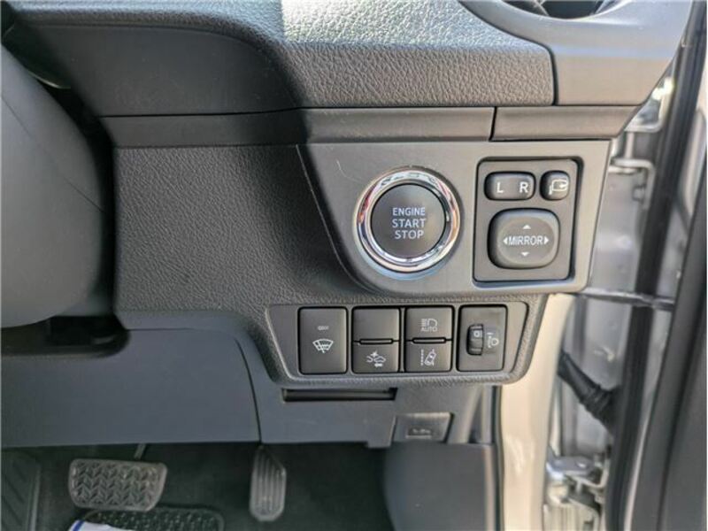 COROLLA AXIO