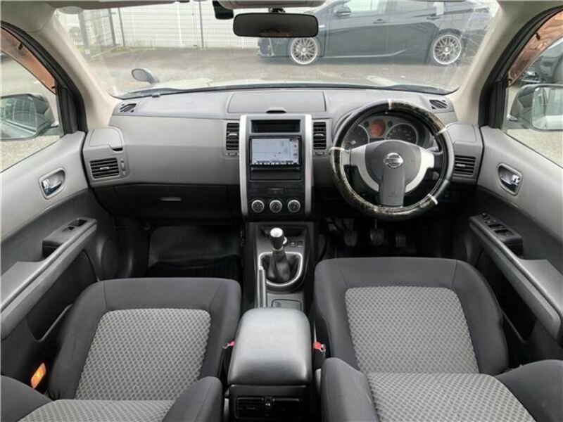 X-TRAIL