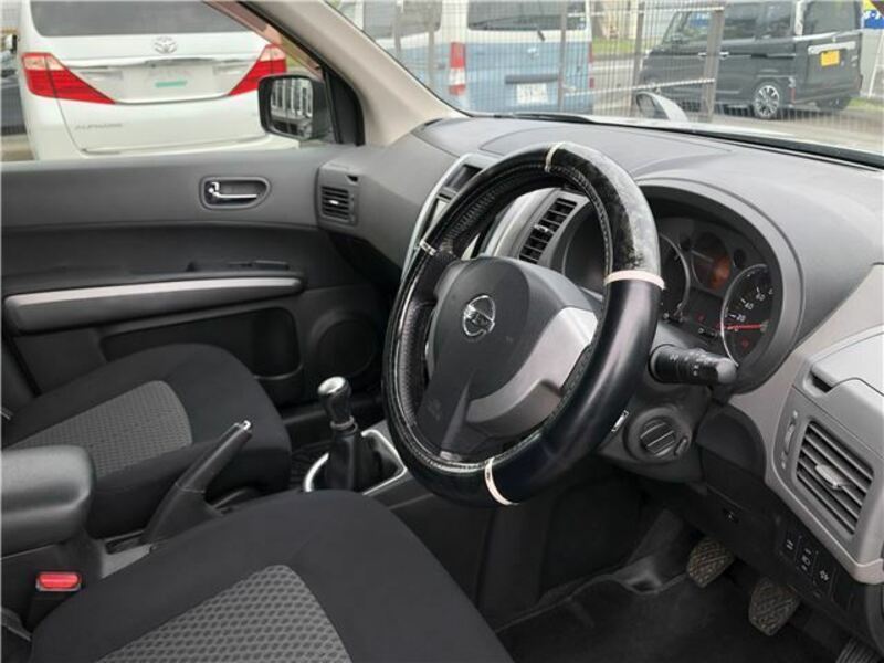 X-TRAIL