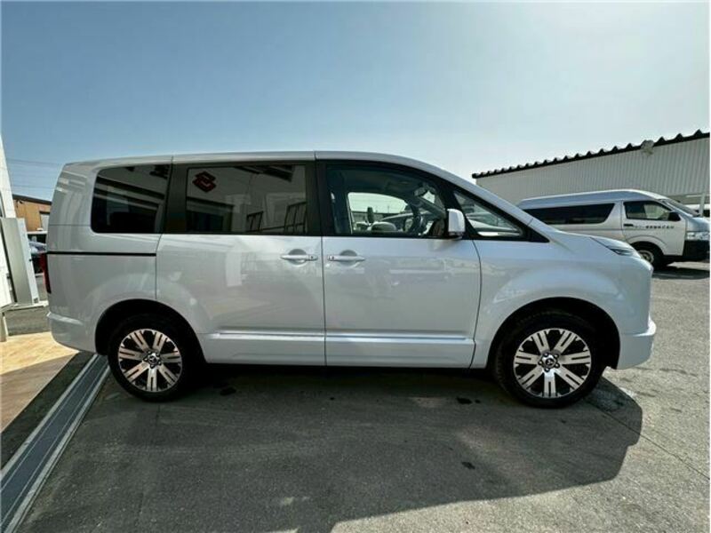 DELICA D5