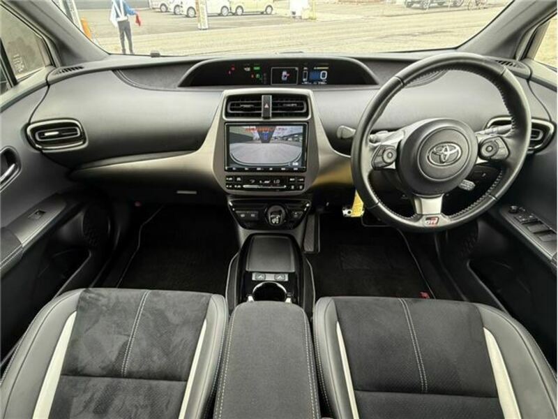 PRIUS PHV