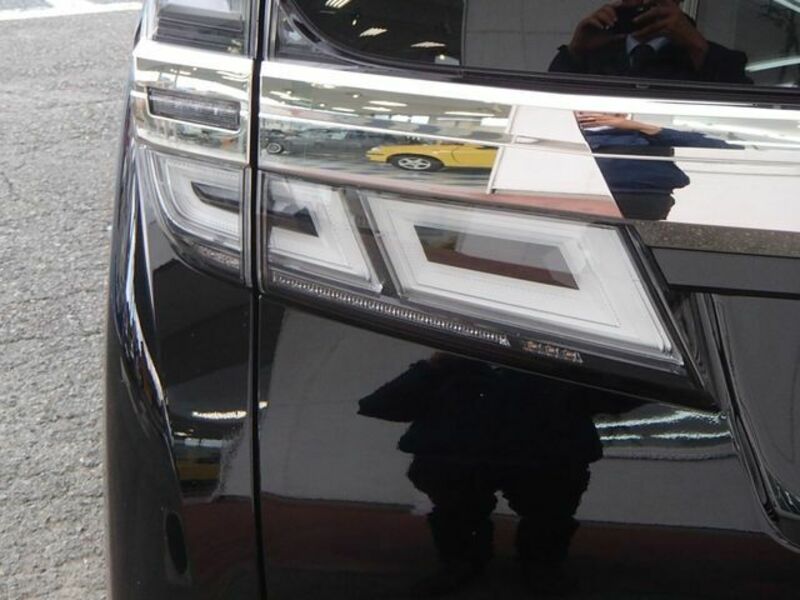 VELLFIRE-3