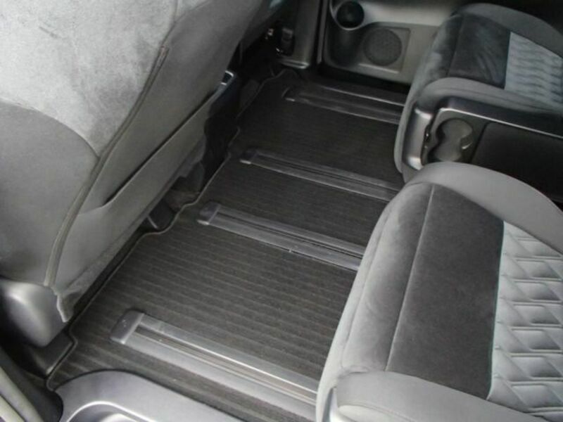 VELLFIRE-13