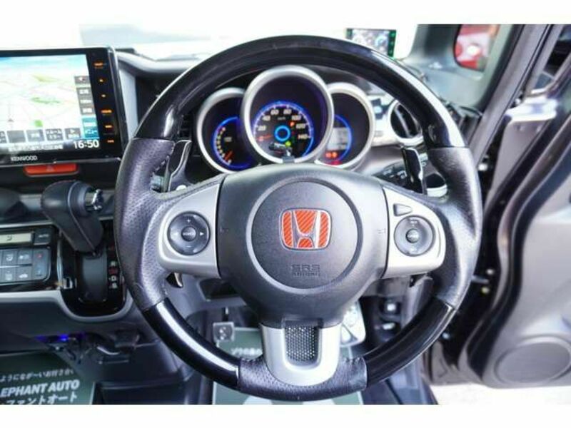 N BOX CUSTOM