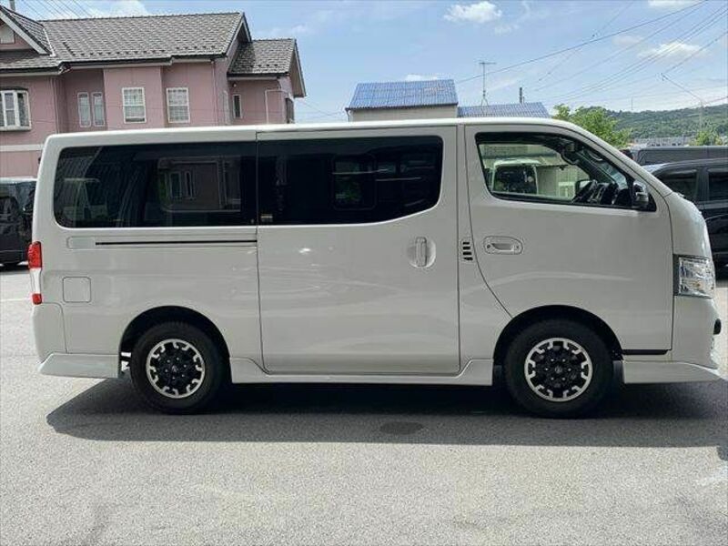NV350 CARAVAN-16