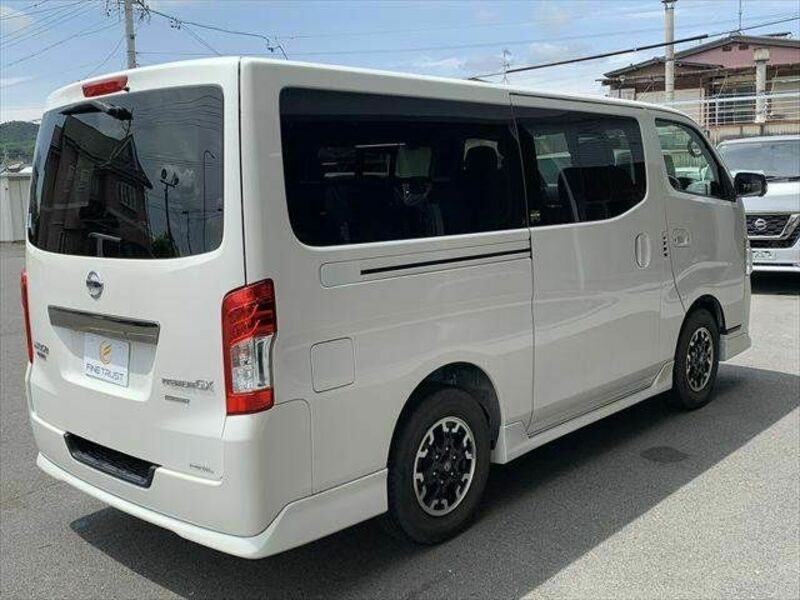NV350 CARAVAN-17