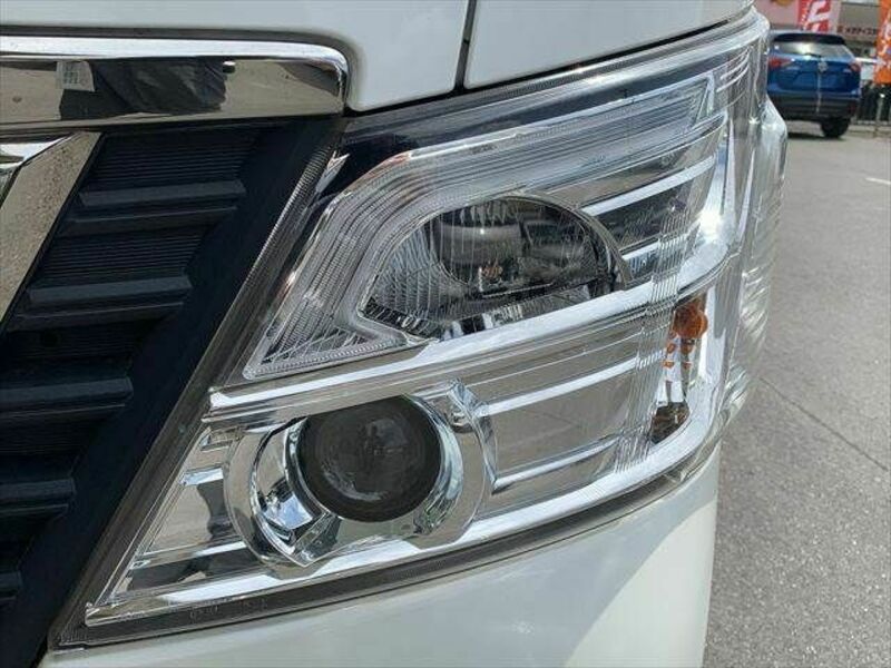 NV350 CARAVAN-22
