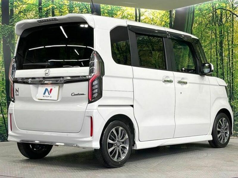 N BOX CUSTOM