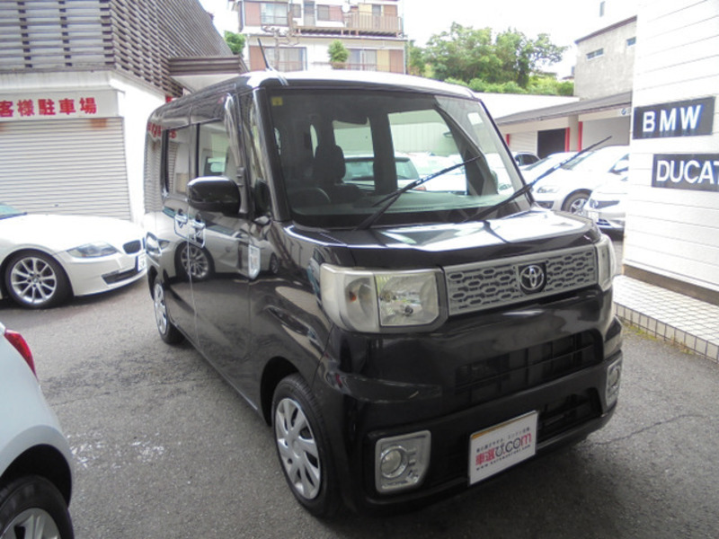 TOYOTA PIXIS MEGA