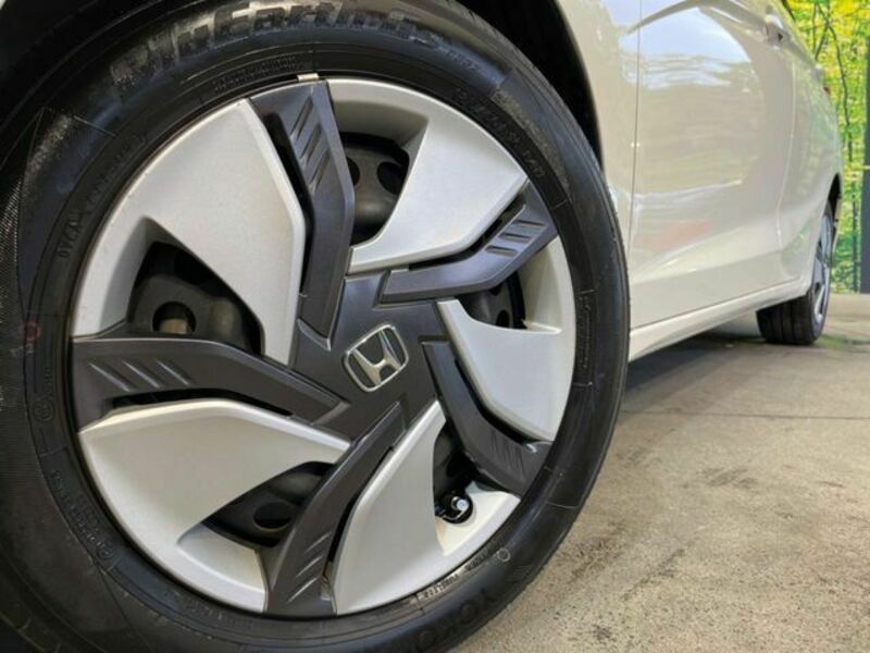 FIT HYBRID-16