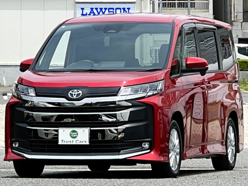 TOYOTA　NOAH