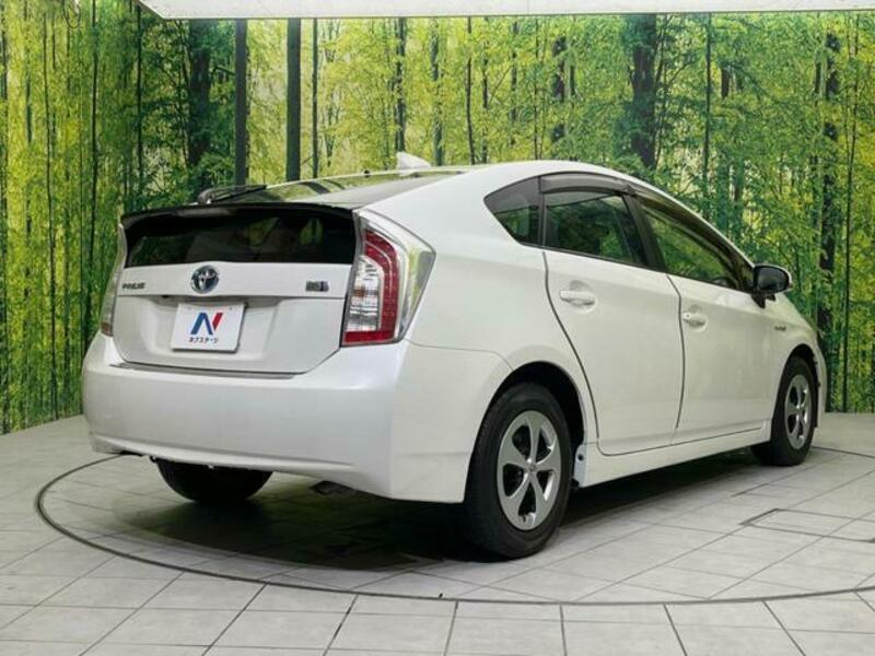 PRIUS-16