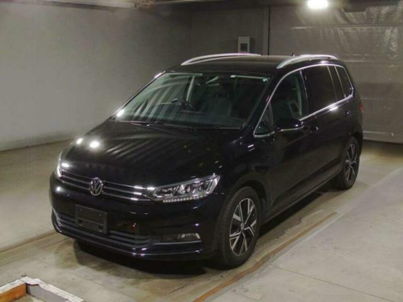 VOLKSWAGEN GOLF TOURAN