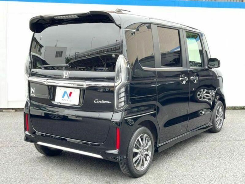 N BOX CUSTOM