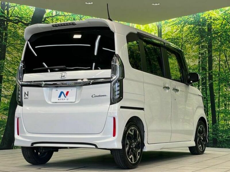 N BOX CUSTOM