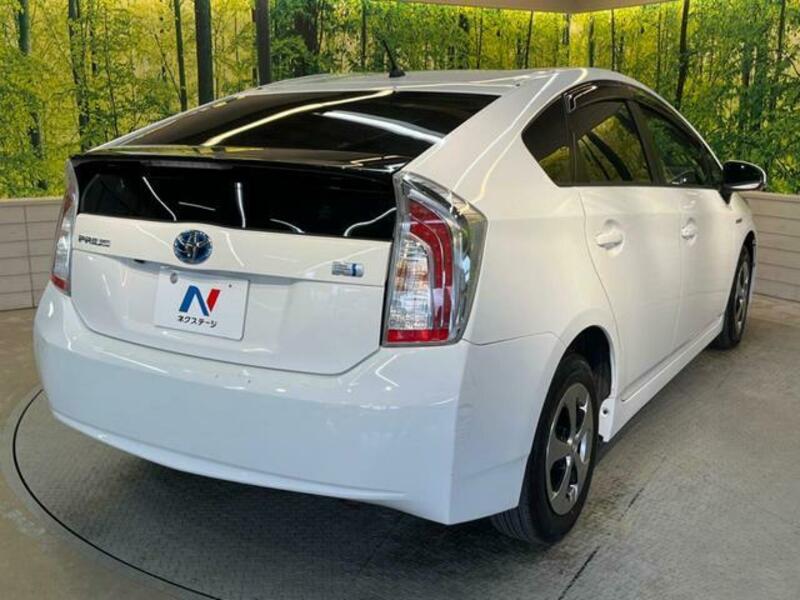 PRIUS-16
