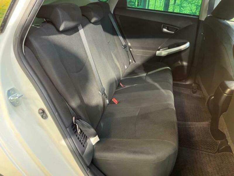 PRIUS-8