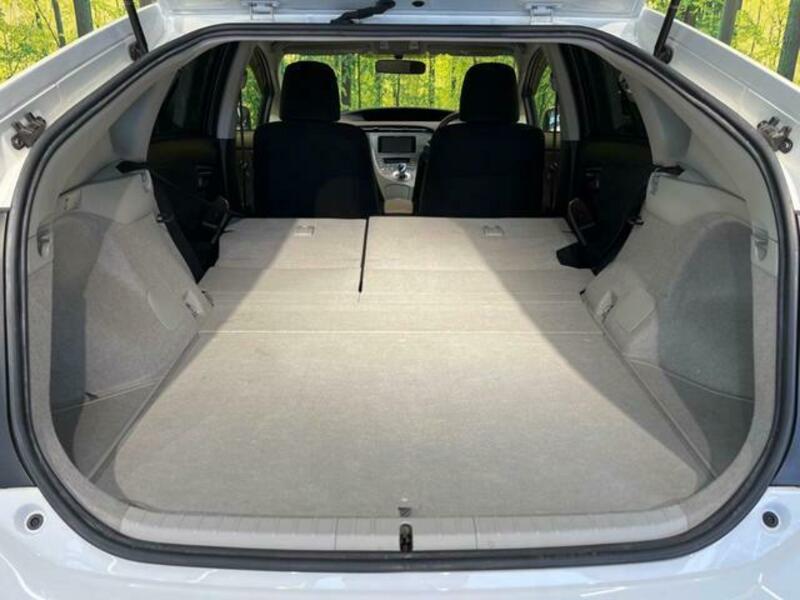 PRIUS-9