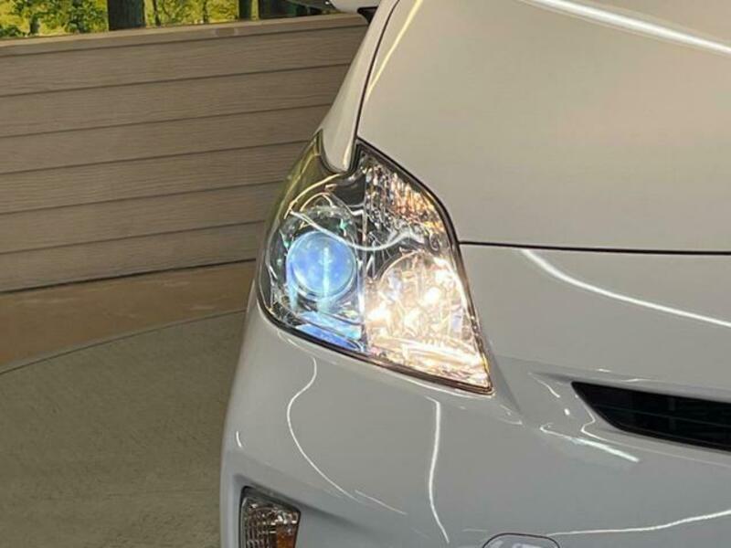 PRIUS-11