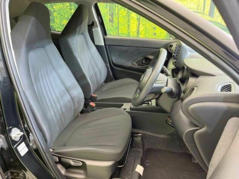 YARIS CROSS